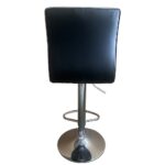 Σκαμπό Bar ArteLibre ENCANTA Μαύρο/Χρώμιο PU/Μέταλλο 41x50x59/94-80/115cm - 1 τεμ. - Image 4